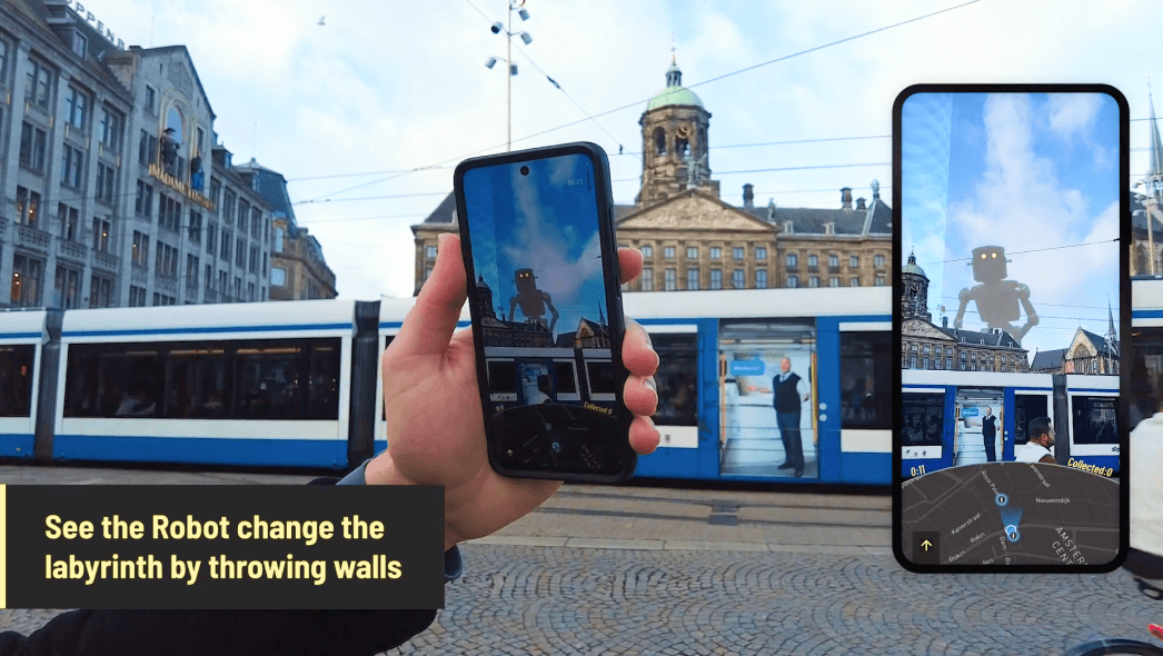 Robot aparece detrás de edificios en una ciudad a través de la pantalla de un teléfono en realidad aumentada