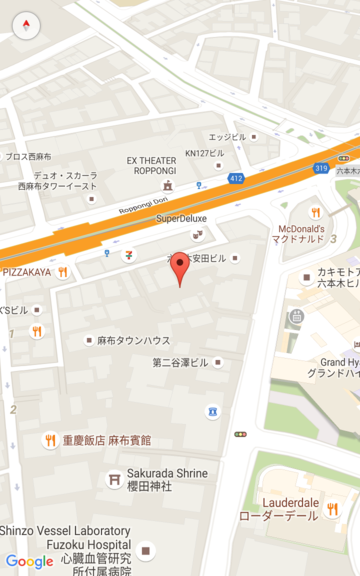 Zrzut ekranu mapy z kamerą ustawioną pod kątem 45 stopni i poziomem powiększenia 18.