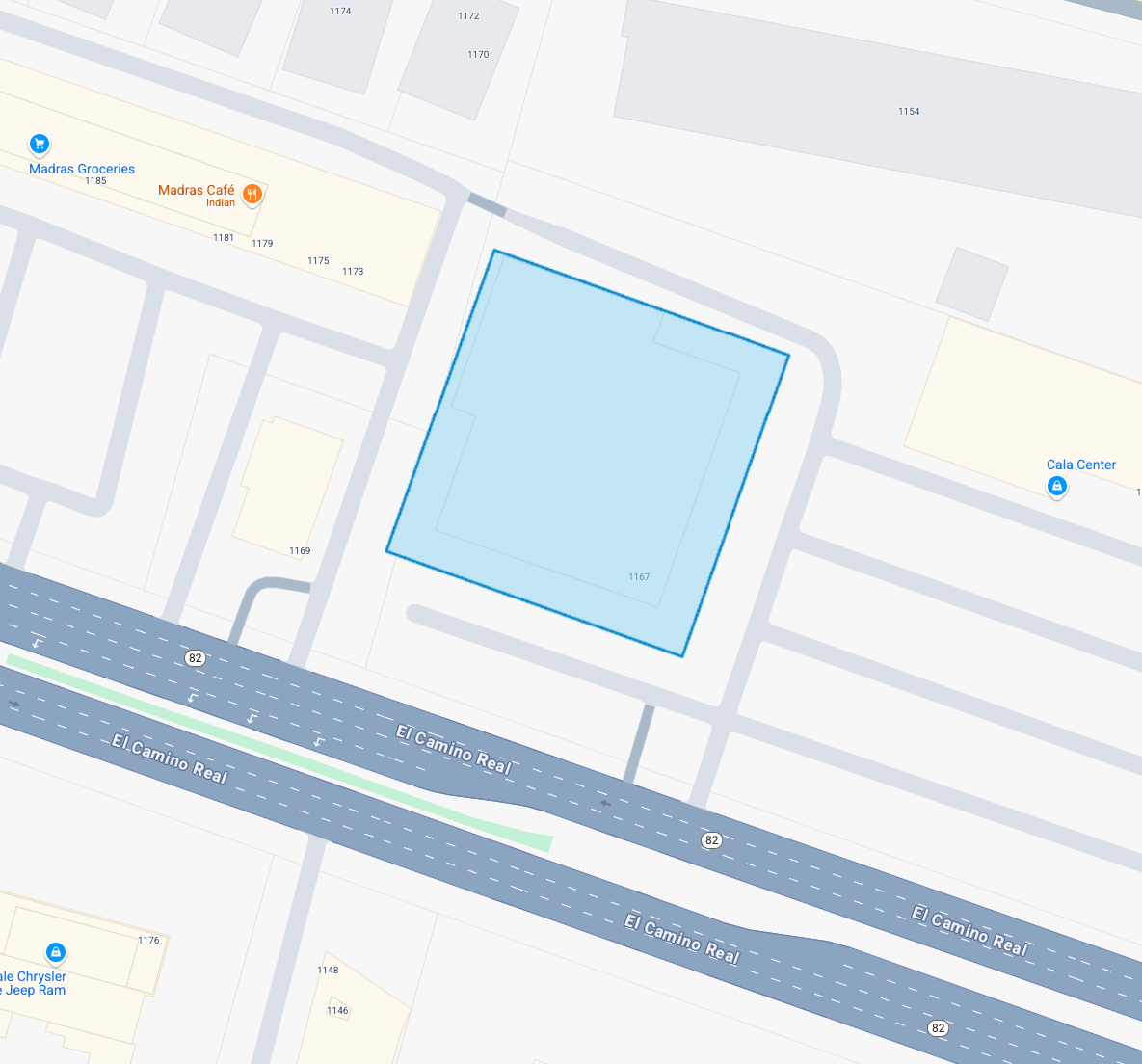 地図上に建物の輪郭が表示されている