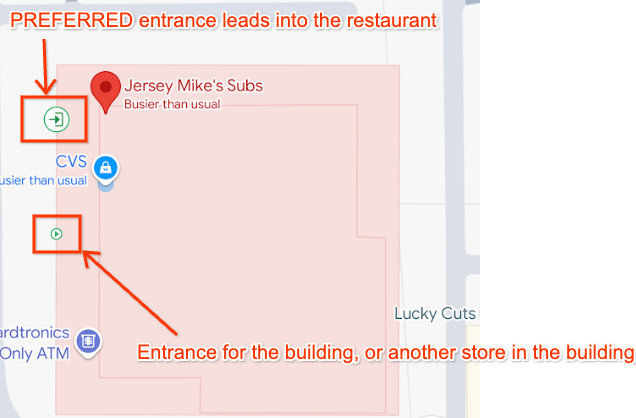Il profilo di un edificio e due ingressi visualizzati su una mappa. L'ingresso PREFERITO viene visualizzato con un'icona più grande rispetto all'altro ingresso.
